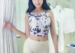 推女郎 – 看了易阳的夏日写真，突然意识到自己似乎需要一颗西瓜了！