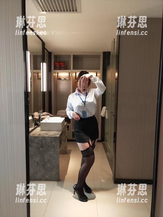 最新附送的吉他妹妹，来自无颜小天使wy的作品集——别说我不警告你哦！