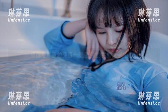 颓废与青春的交错—晕崽Zz的民国女学生私拍