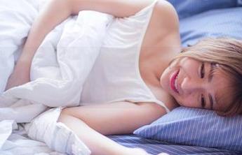 果团网 – 一展松果儿的白裙美图，脑海里像是云彩飘来飘去，真有趣！