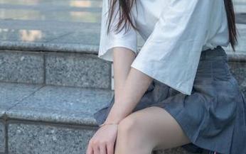 梦丝女神 – 乔儿穿的短裙，每一张图集里都藏着啥？也许是我脑洞太大了？
