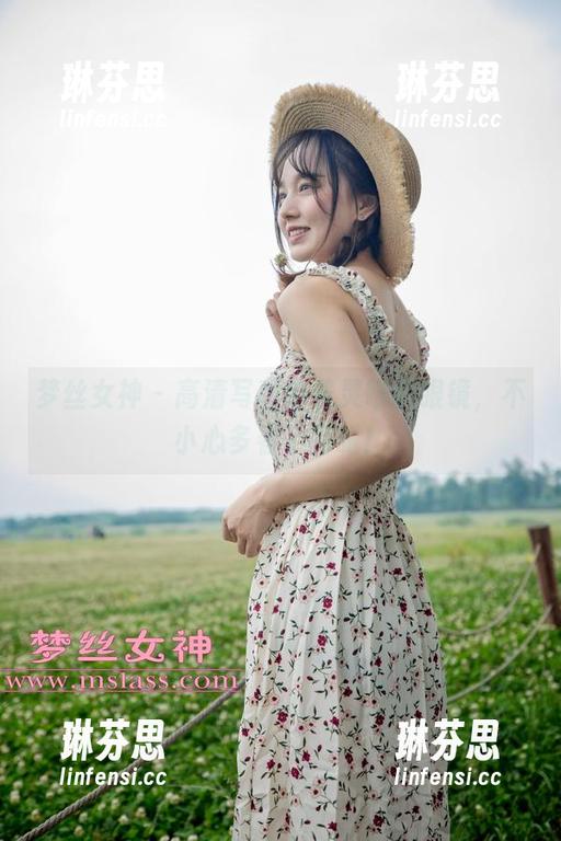 梦丝女神 - 高清写真带着灵唯的眼镜，不小心多看了两眼！