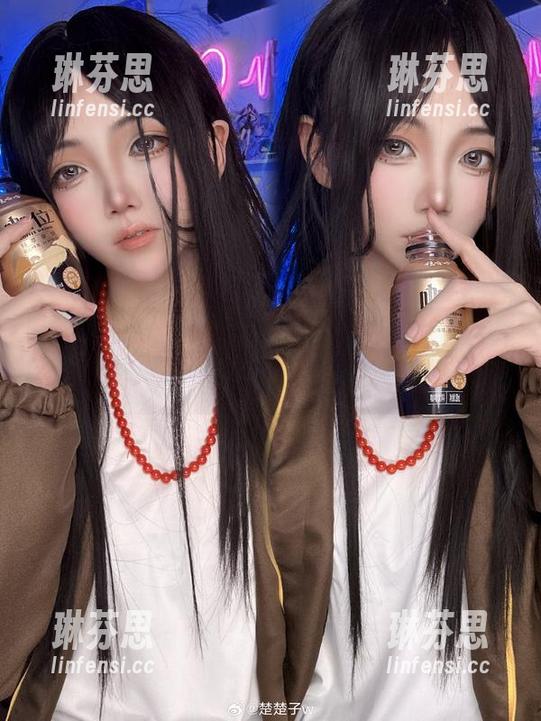楚楚子w的高清制服cos，比我买的那些还要好看，伤心中...