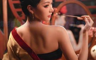 美图中的沧霁桔梗和她的眼镜，宛如两个角色在对话，脑洞大开！