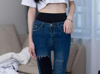 甜予摄影 – 裸足的姿态，思思的新在线写真体验