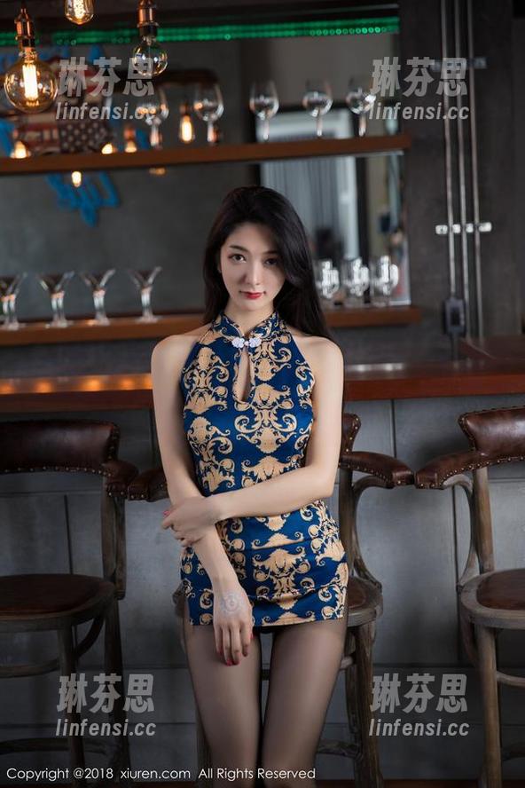 秀人网 - 棉袜写真，娜露selena又在‘分享’什么？