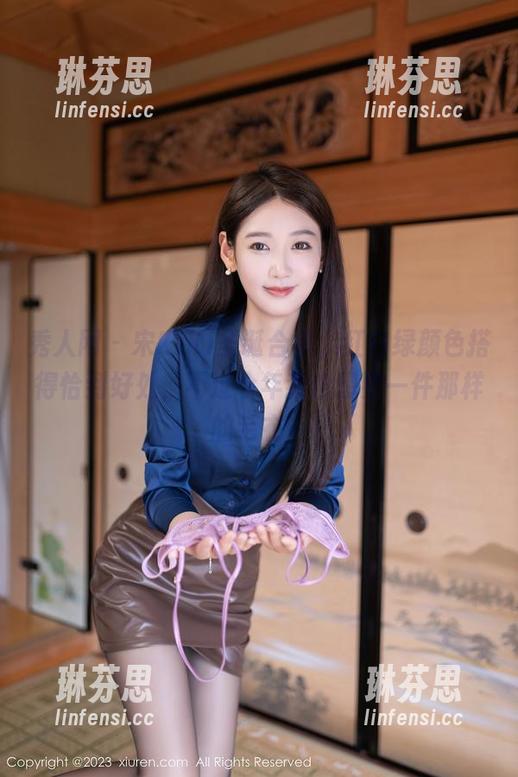 秀人网 - 宋KiKi圣诞合集，红白绿颜色搭得恰到好处，不过今年我也想要一件那样的毛衣…