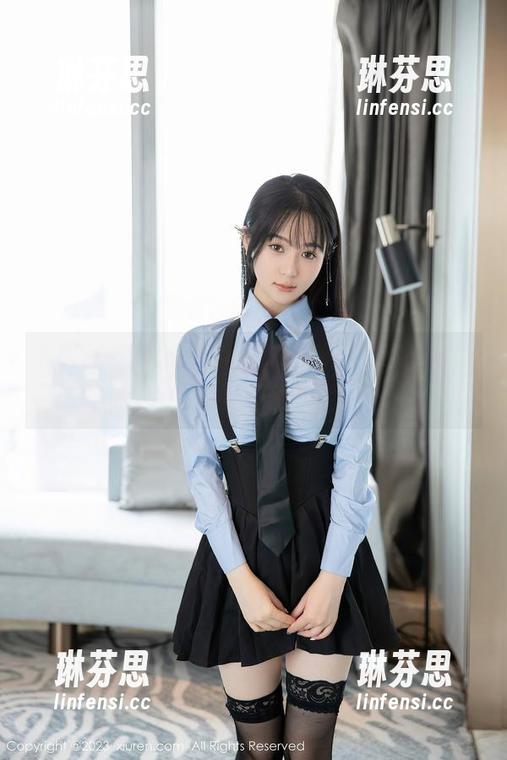 秀人网 - 黑丝美腿合集：杨晨晨Yome，你的腿要对我负责！