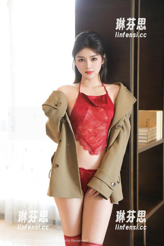 秀人网 - 黑丝图片库：程程程又在撩我，头脑里乱麻，脑内狂想。