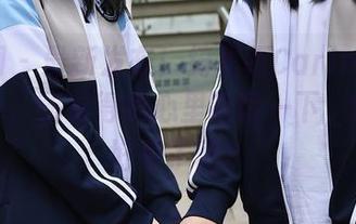 秀人网 – 最新发布！绮里嘉Carina的旗袍造型，图看得我心里咯噔一下，这也太好看了吧？