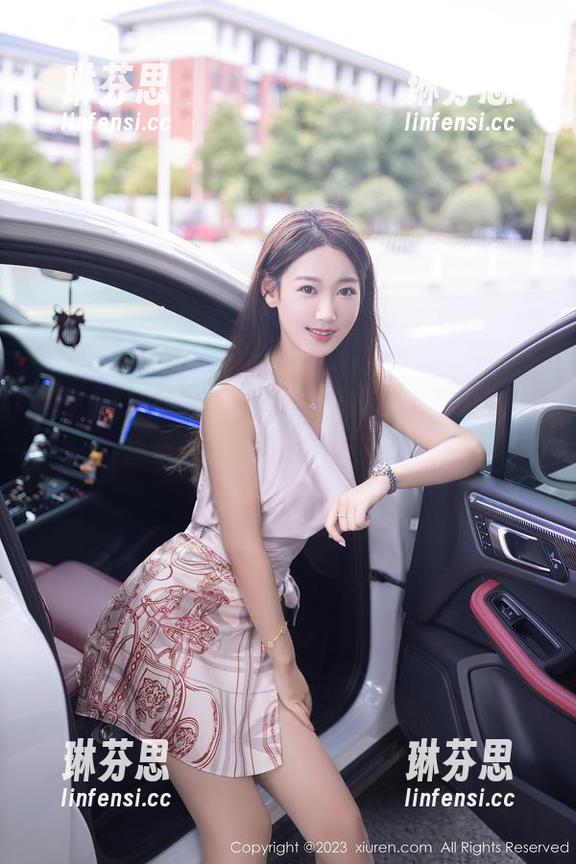 秀人网 - 美桃酱教室里，原图总归是那么简单，套图却是无敌好玩！