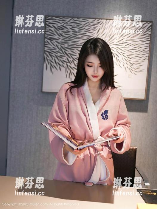 秀人网 - 赤间菀枫的短裤，可不能只看图片，还得欣赏原图里的小细节哦。