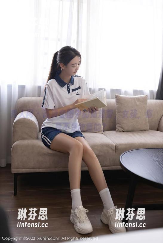 秀人网 - 高清套图中的陆萱萱，女孩，你是不是故意的？
