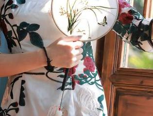 秀人网 – 陈芊儿的白裙儿，原图其实只是高光而已，套图就像在勾留……第几张能否不流于表面？