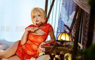 秋和柯基：校园COS中的奇葩角度，不用上药的那种