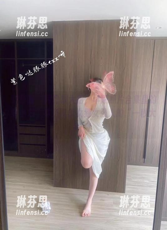 微密圈 - 网盘放大招，早期照片合集里的童小芯，真是从少女到女强人的“一秒大片”！