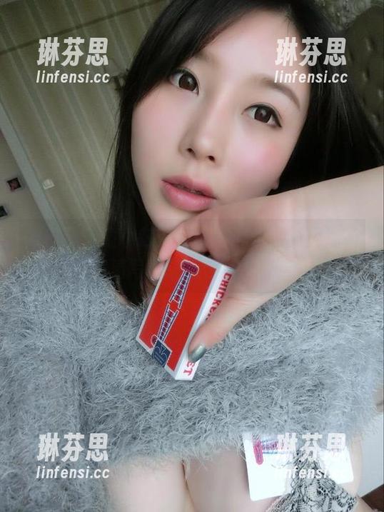微密圈 - 童小芯开启微信朋友圈新风潮，高清写真让人停不下来！