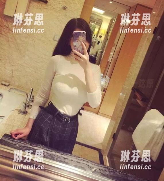 微密圈 - 看！童小芯的白丝诱惑——这原图野心没那么小哦。