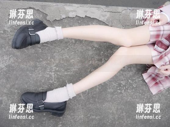 紧急企划 - 晒晒林书辞的海边写真，搁这儿检阅一下。