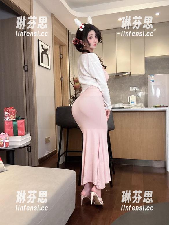 厨房、角色与热情——肉扣热热子带你扭转乾坤，迅速下载！