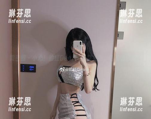 微密圈 - 小心！脸红Dearie镂空更新，色气值飙升！