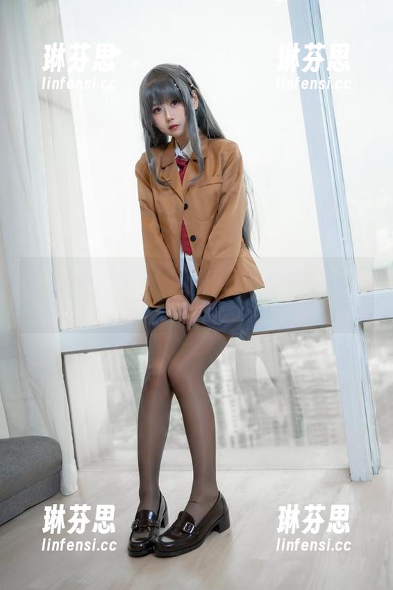 林中少女的写真时刻，萌芽儿o0带你走入奇妙的奇缘分享！