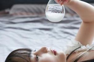 蜜桃社 – 最新抓拍，王婉悠Queen在浴室里的各种“意外”