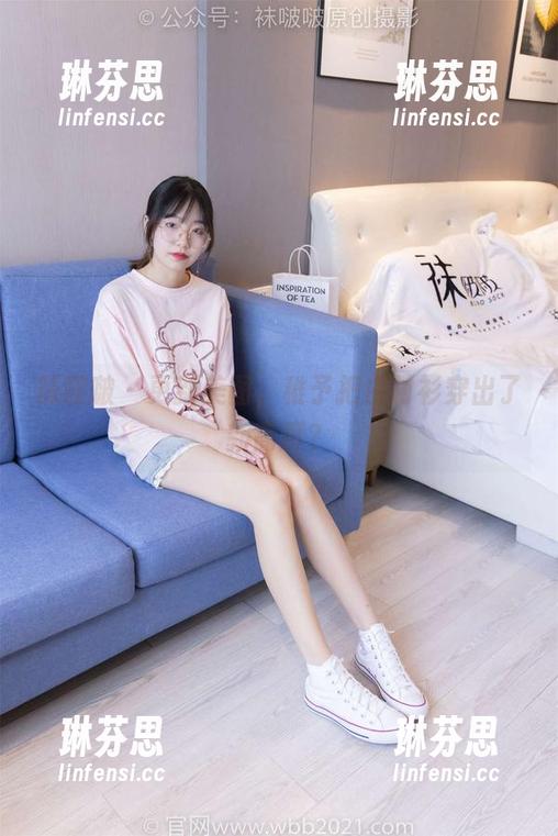 袜啵啵 - 更新美图，稚予把白衬衫穿出了新高度？