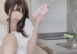 不得不说,贞子蜜桃的白色写真实在太高清了,直戳我的每个审美点。