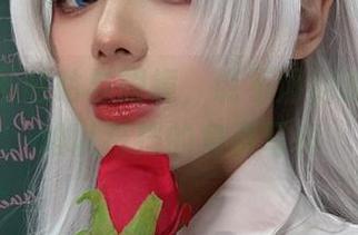 阿九从不咕咕与眼镜，说不清的暧昧感，难以抵挡的免费写真