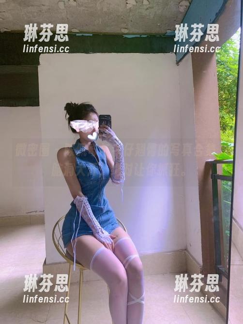 微密圈 - 陈佩奇与牛仔翘臀的写真合集，脑洞大开，绝对让你抓狂。