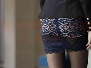 魔镜街拍的姐妹花图包：比你的姐妹更好看，没天理了吧