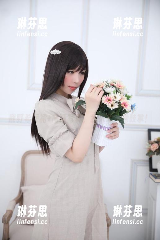 鹿野希短裙+高清写真，我只想为她鼓掌！