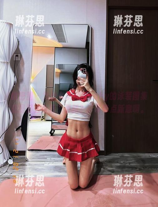 微密圈 - 为什么黎允熙baby的泳装图集总是那么合适？更新？！多带点新意啊。